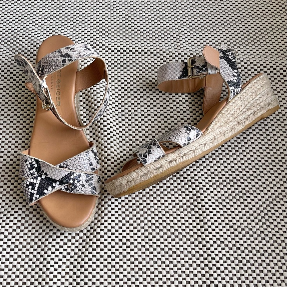 Kurt Geiger London Faux Snakeskin Ankle Strap Women’s Wedge Sandals Size 10